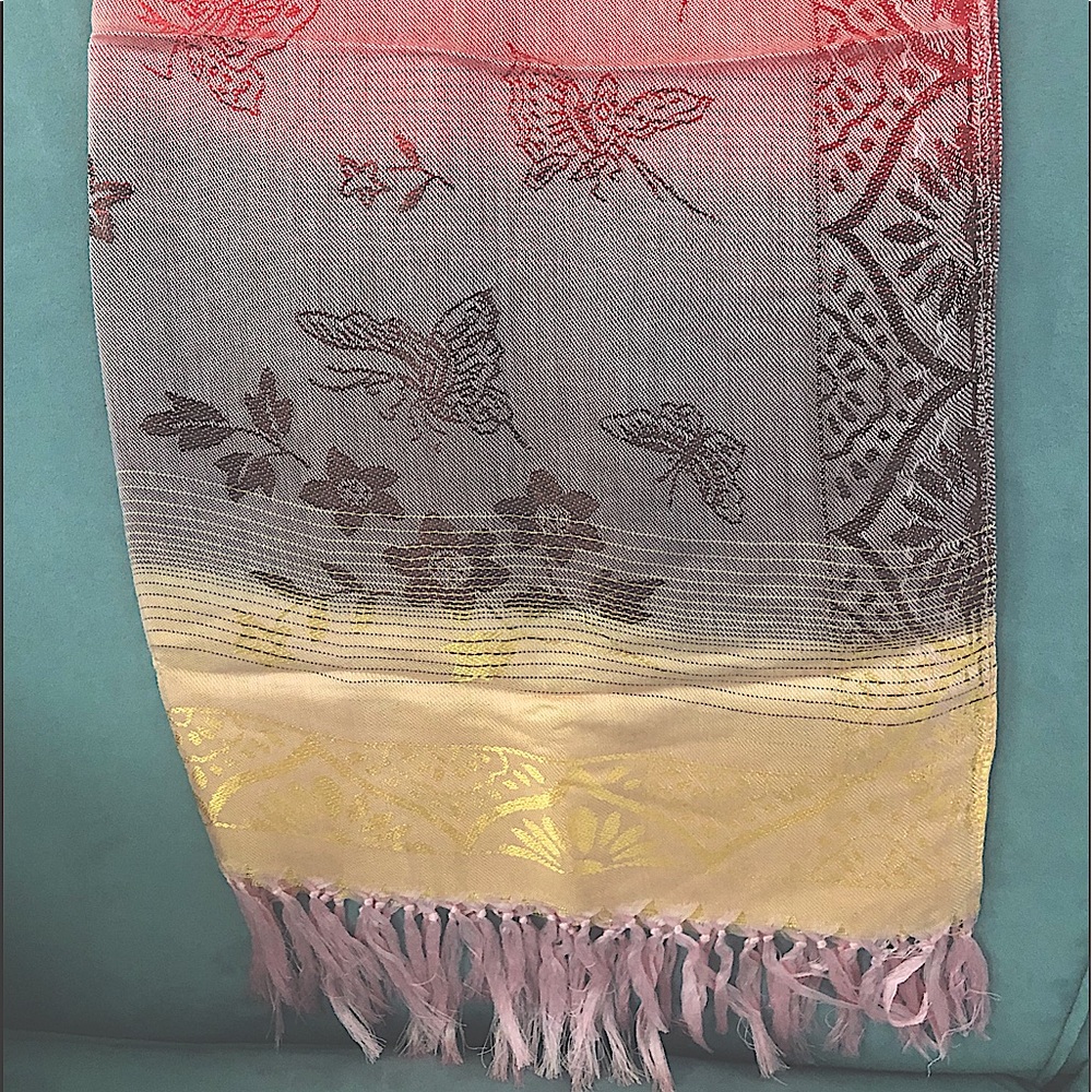 NEW scarf/wrap with fringe